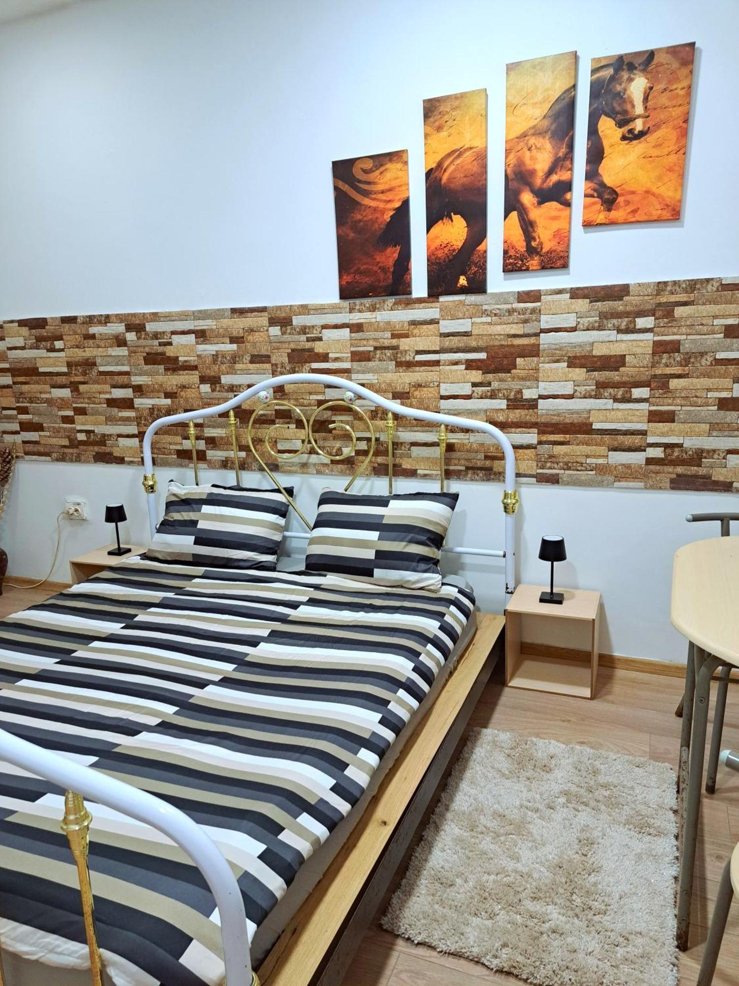 Regim Hotelier Pietonala Oradea Oda fotoğraf