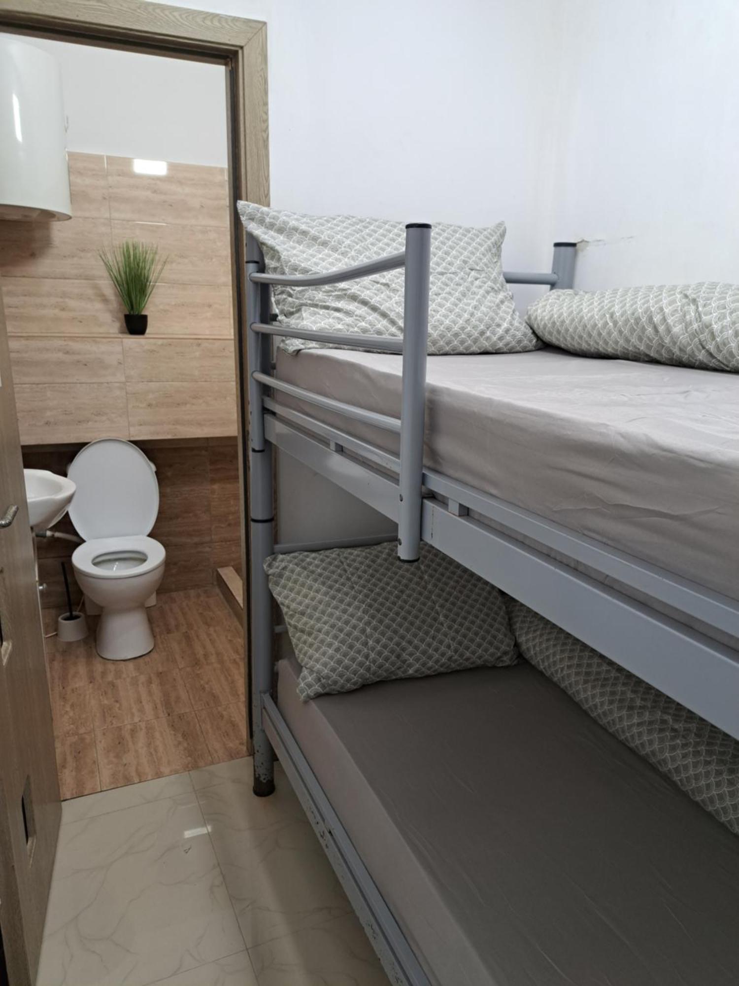 Regim Hotelier Pietonala Oradea Oda fotoğraf